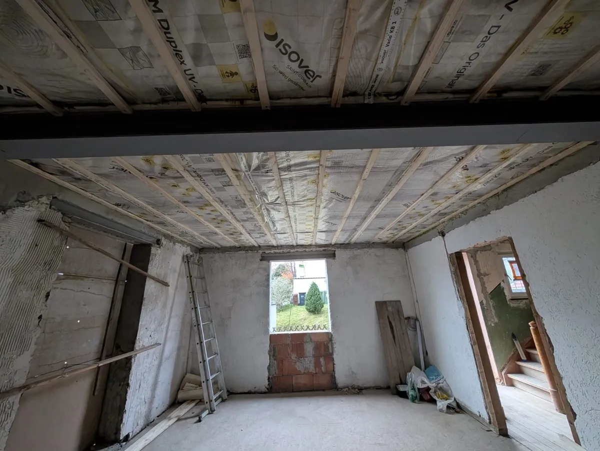 Entrümpelung – Geräumter Raum nach professioneller Räumung